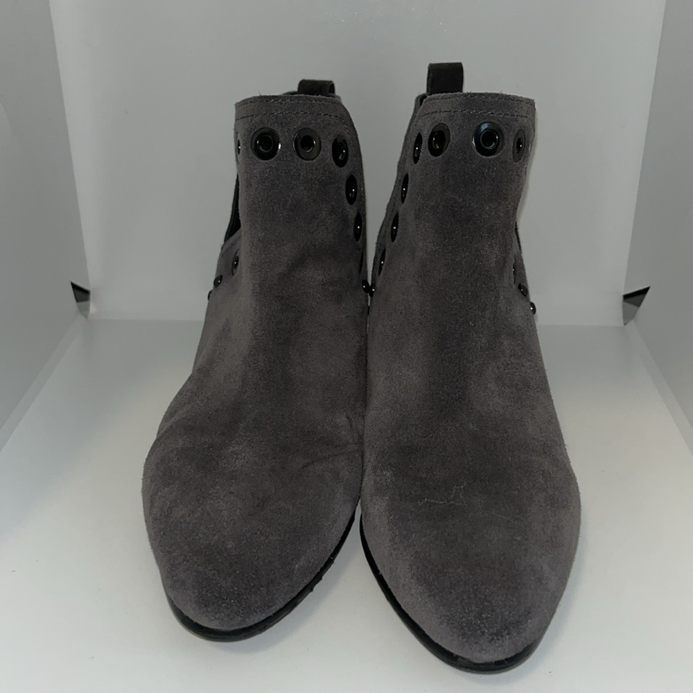 Sam Edelman Grey Suede Rubin Studded Grommet Ankle Bootie Women’s Size 6 - Picture 3 of 11